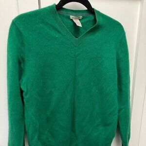 Green cashmere v-neck sweater